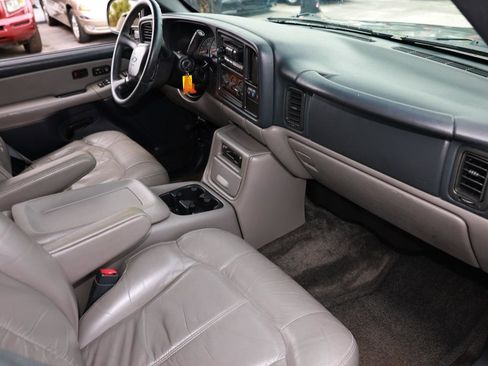 Used 2002 Chevrolet Tahoe LT RWD image 18
