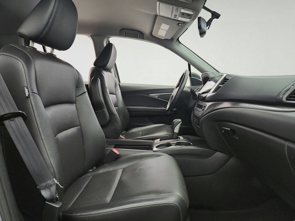Used 2017 Honda Ridgeline RTL-T image 25