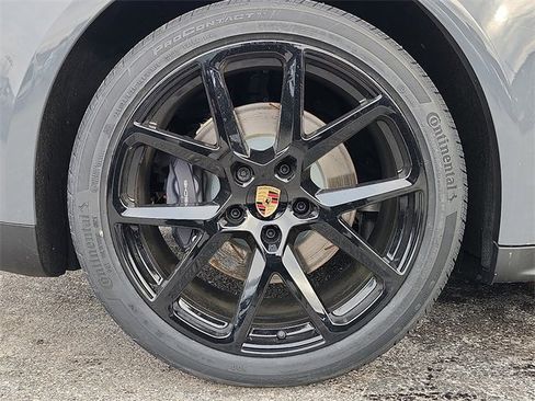 New 2026 Porsche Panamera 4 E-Hybrid image 11