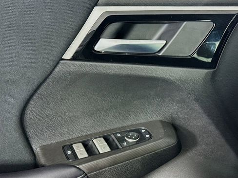 Used 2025 Mitsubishi Outlander ES AWD/4WD image 23