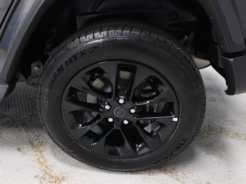 Used 2025 Jeep Wrangler Unlimited Sahara image 19