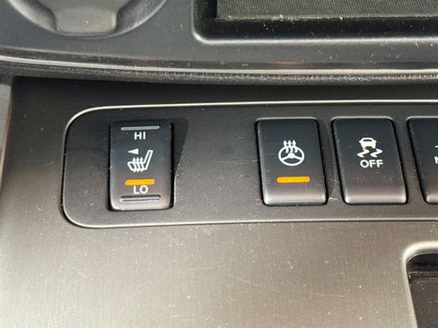 Used 2014 Nissan Armada Platinum image 26