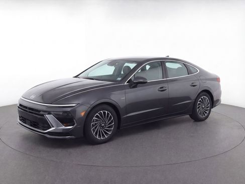 Used 2024 Hyundai Sonata SEL FWD image 2