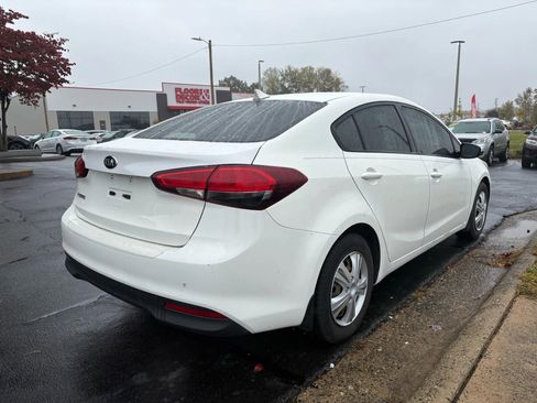 Used 2017 Kia Forte LX image 7