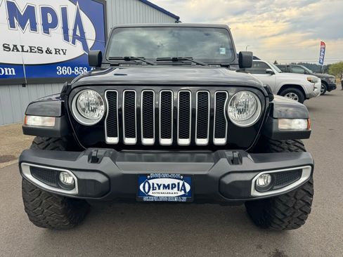 Used 2021 Jeep Wrangler Unlimited Sahara w/ Uconnect 4C Nav & Sound Group image 8