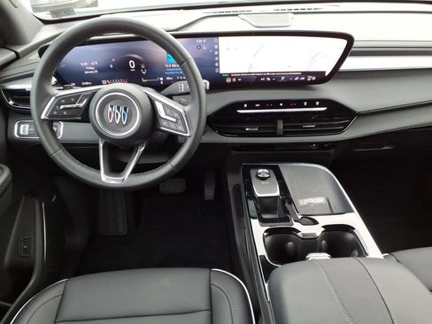 Used 2025 Buick Enclave Preferred image 8