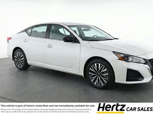 Used 2025 Nissan Altima 2.5 SV FWD image 1