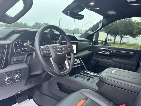 Used 2025 GMC Sierra 2500 AT4 w/ AT4 Premium Plus Package AWD/4WD image 15