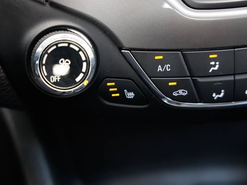Used 2018 Chevrolet Cruze LT w/ Convenience Package FWD image 33