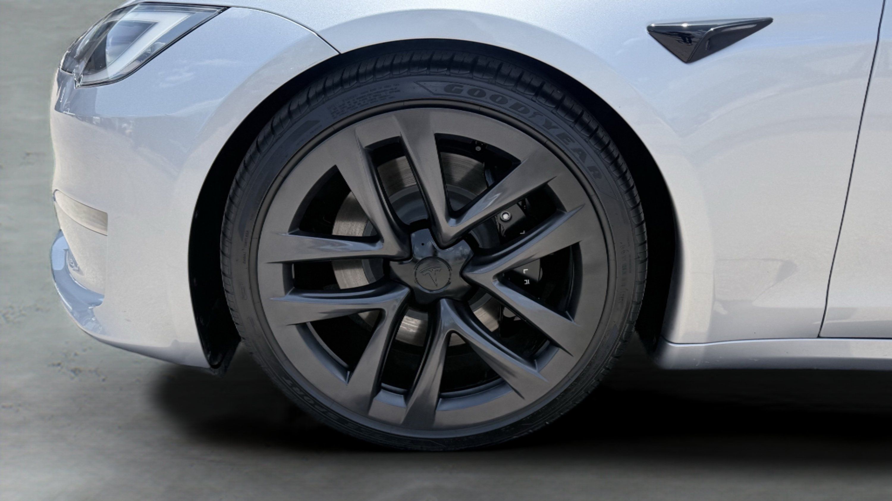 Used 2025 Tesla Model S AWD/4WD image 17