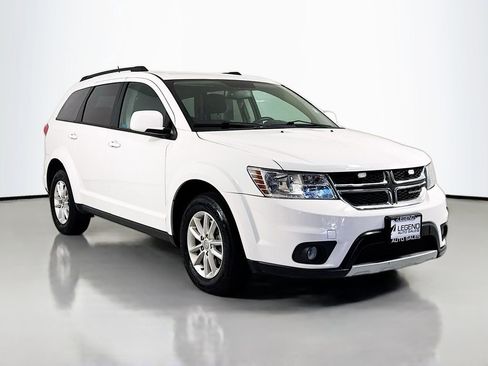 Used 2017 Dodge Journey SXT w/ Comfort/Convenience Group AWD/4WD image 3