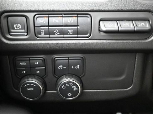 Used 2024 Chevrolet Tahoe High Country image 16