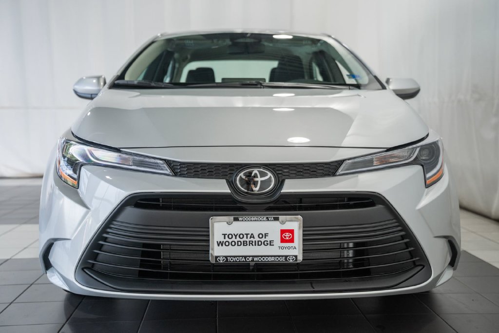 New 2027 Toyota Corolla LE FWD image 2