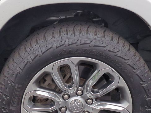 Used 2021 RAM 1500 Laramie w/ Sport Appearance Package AWD/4WD image 12