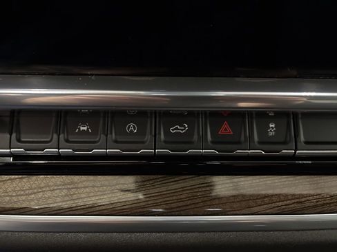 Used 2022 Chevrolet Silverado 1500 LT image 22