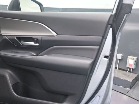 Used 2025 Toyota Grand Highlander FWD image 30