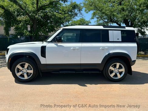 Used 2023 Land Rover Defender 110 SE AWD/4WD image 17