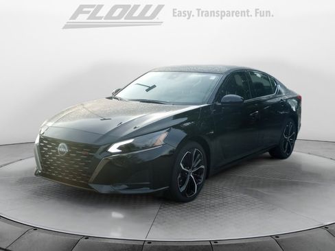 New 2025 Nissan Altima 2.5 SR image 3