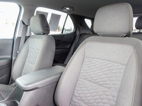 Used 2021 Chevrolet Equinox LT image 24