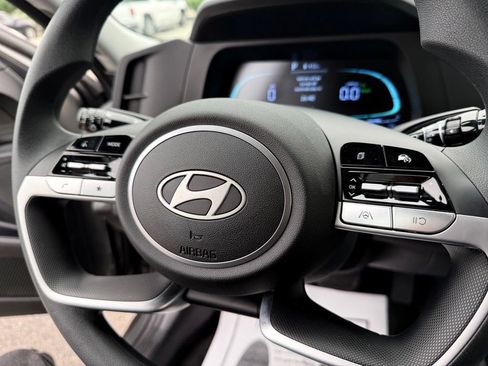 Used 2026 Hyundai Elantra Hybrid FWD image 27