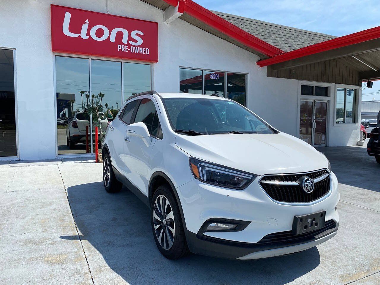 Used 2020 Buick Encore Essence AWD/4WD image 17
