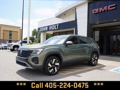 Used 2026 Volkswagen Atlas Cross Sport SE FWD image 1