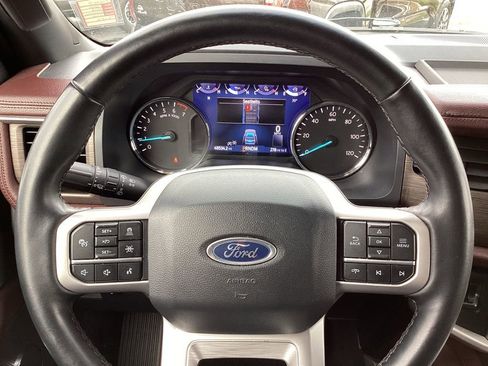 Used 2024 Ford Expedition Max Limited image 32