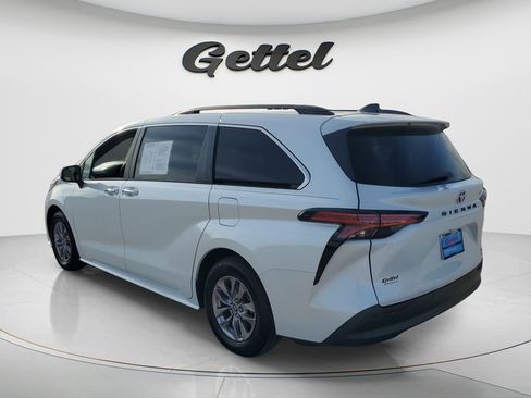Used 2022 Toyota Sienna XLE w/ XLE Plus Package FWD image 7