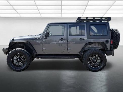 Used 2016 Jeep Wrangler Unlimited Sahara AWD/4WD image 9
