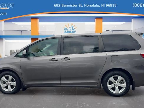 Used 2015 Toyota Sienna LE FWD image 5