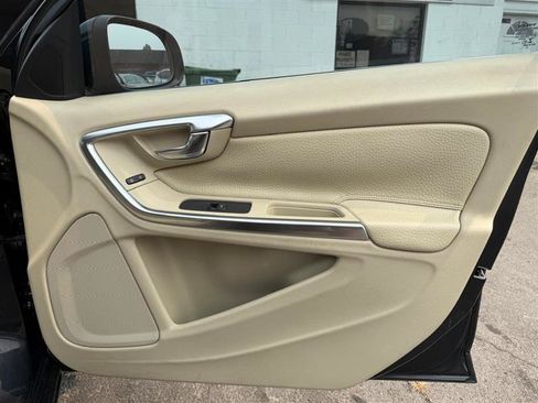 Used 2014 Volvo S60 T5 FWD image 21