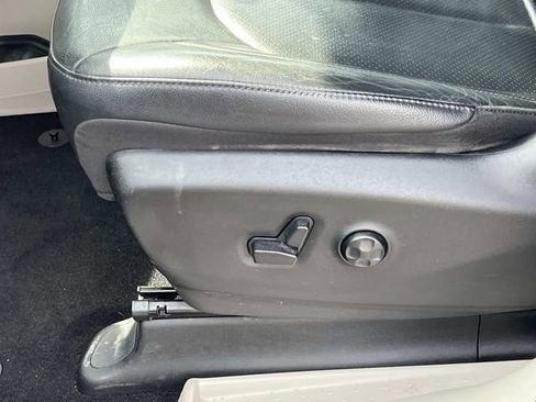 Used 2019 Chrysler Pacifica Touring-L Plus FWD image 23