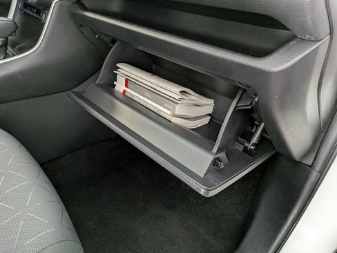 Used 2024 Toyota RAV4 XLE FWD image 29