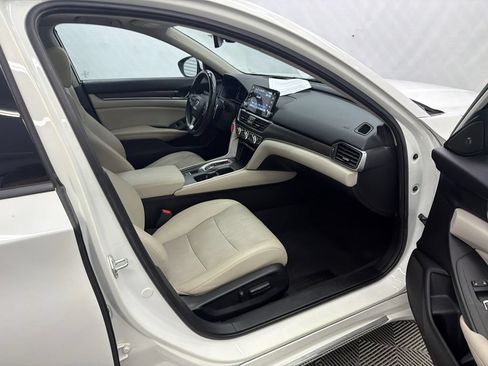 Used 2021 Honda Accord Touring image 15