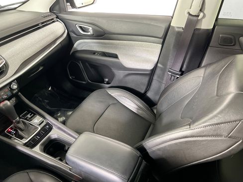 Used 2022 Jeep Compass Latitude w/ Sun and Sound Group AWD/4WD image 24