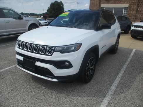 Used 2025 Jeep Compass Limited AWD/4WD image 3