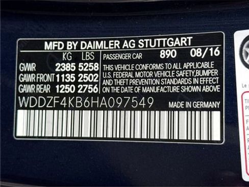 Used 2017 Mercedes-Benz E 300 4MATIC image 25