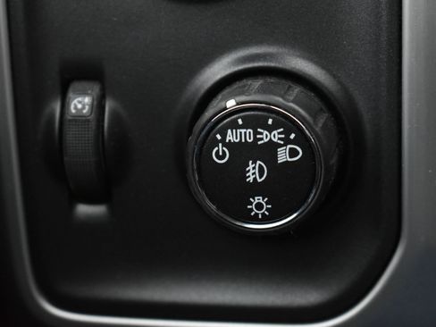 Used 2015 GMC Sierra 1500 SLE w/ SLE Value Package image 21