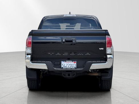 Used 2023 Toyota Tacoma TRD Off-Road AWD/4WD image 5