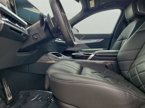 Used 2025 BMW 740i RWD image 22