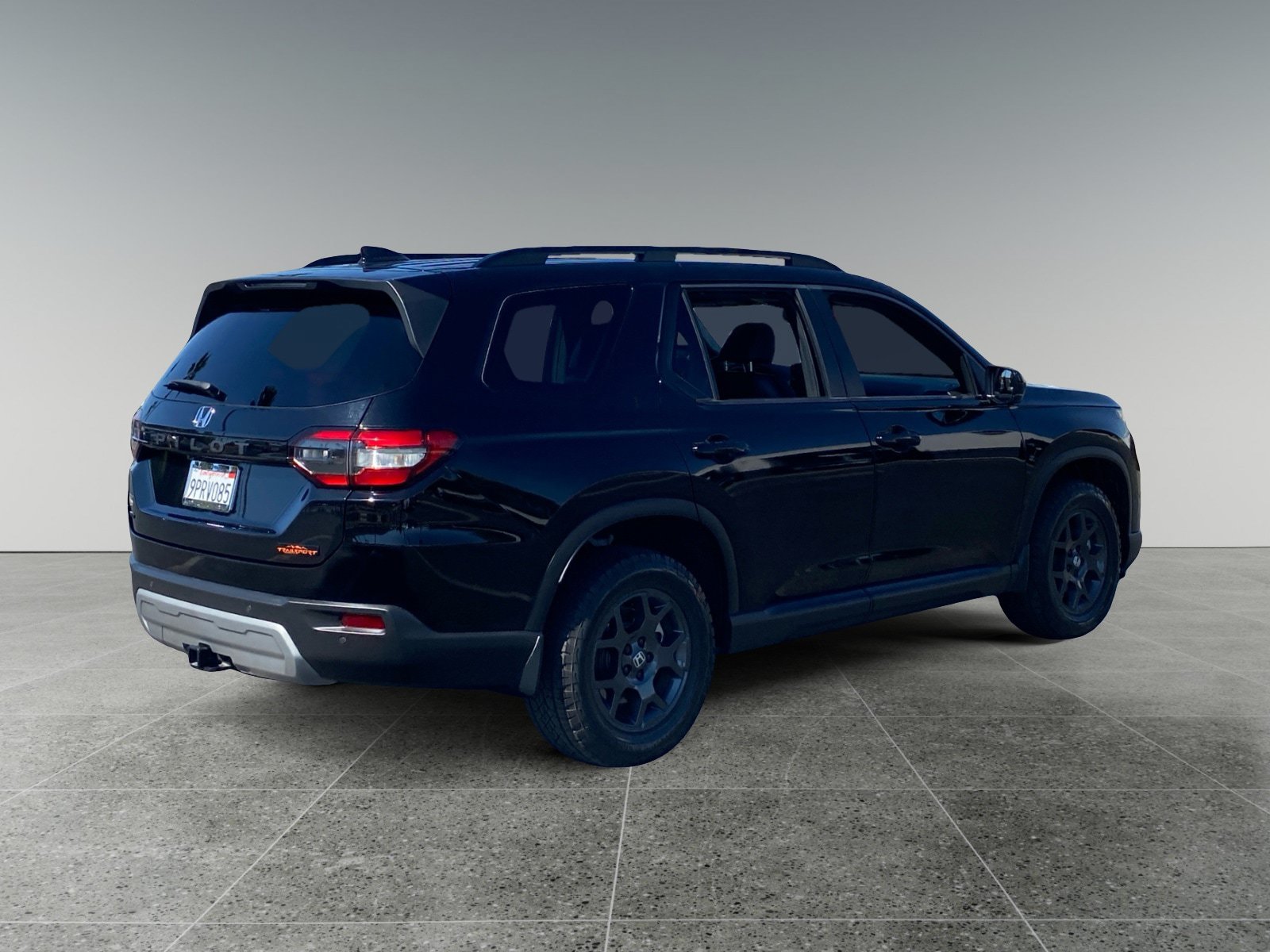 Used 2025 Honda Pilot TrailSport image 5