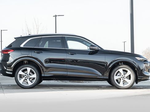 New 2025 Audi Q5 Premium Plus image 3