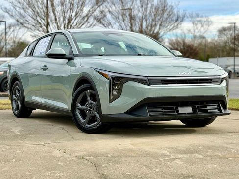 Used 2025 Kia K4 image 2