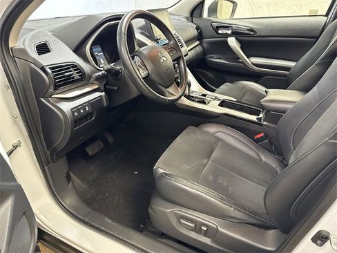 Used 2022 Mitsubishi Eclipse Cross SE image 11