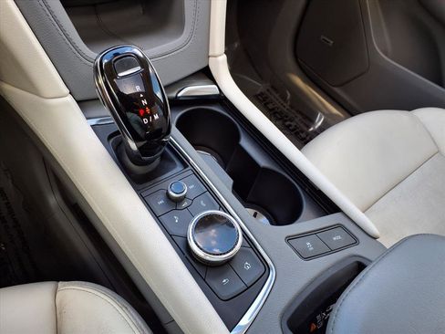 Used 2021 Cadillac XT6 Premium Luxury image 24