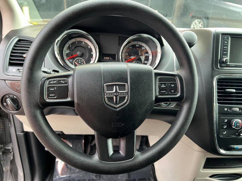 Used 2018 Dodge Grand Caravan SE w/ UConnect Hands-Free Group FWD image 22