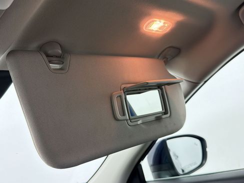 Used 2024 Nissan Pathfinder SV FWD image 16