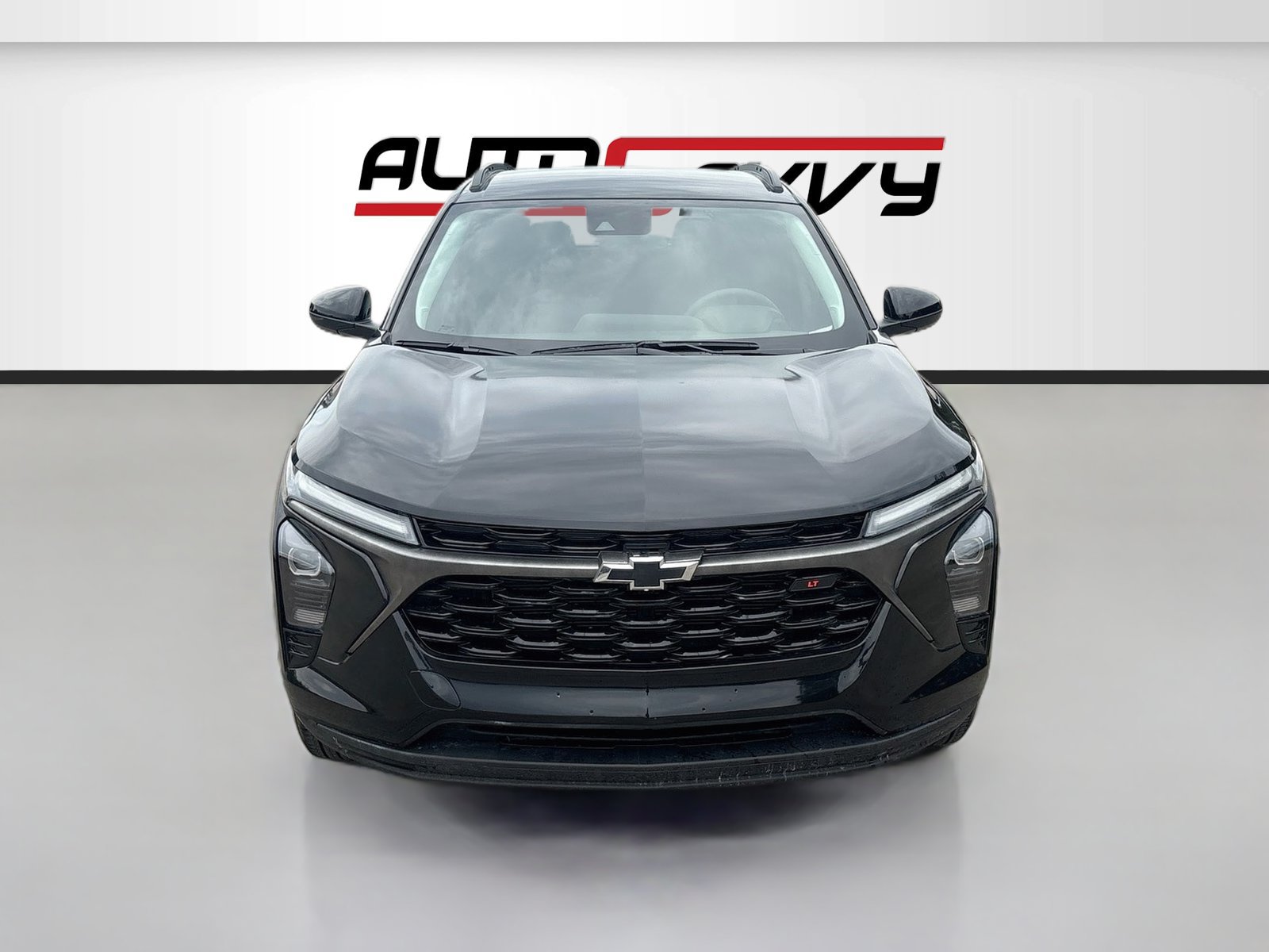 Used 2026 Chevrolet Trax LT FWD image 2