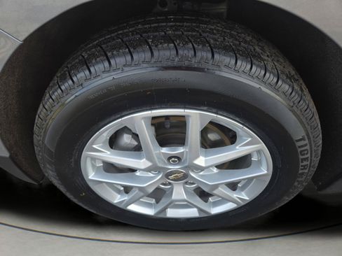 Used 2024 Chevrolet Equinox LS w/ LS Convenience Package FWD image 24