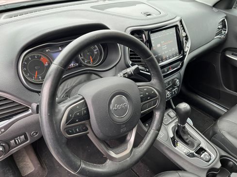 Used 2019 Jeep Cherokee Limited image 8